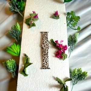 Apple Watch cheetah print wrist band